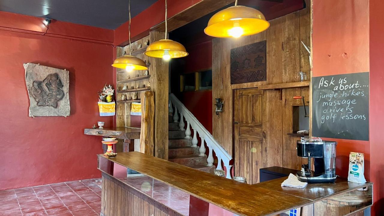 Chakra Tavern ブドゥグル エクステリア 写真